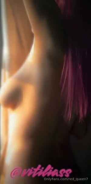 Red Queen7 Thumbnail Picture