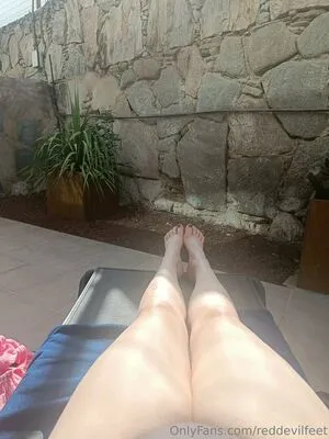 Reddevilfeet Thumbnail Picture