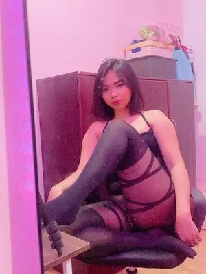 Rhioenna Lim Thumbnail Picture