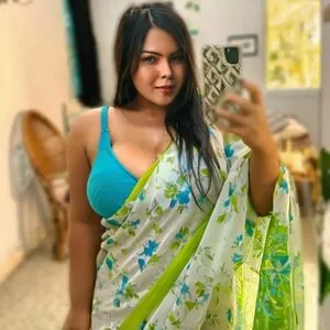 Richa Dutt Thumbnail Picture