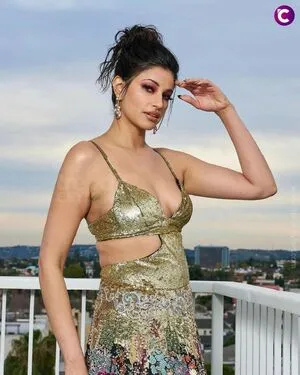 Richa Moorjani Thumbnail Picture