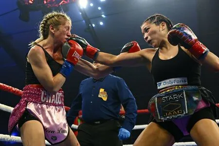 Right Hook Roxy OnlyFans Leaked Free Thumbnail Picture - #0wP6QoXQqi