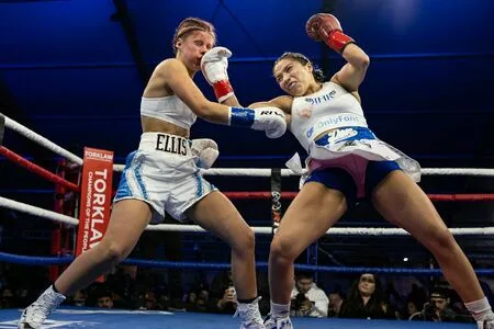 Right Hook Roxy OnlyFans Leaked Free Thumbnail Picture - #MsJfAsMBkL
