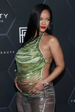 Rihanna OnlyFans Leaked Free Thumbnail Picture - #5MrkLDYRO4