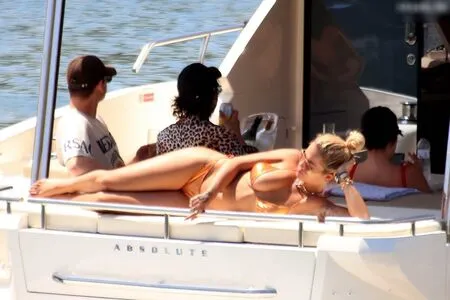 Rita Ora OnlyFans Leaked Free Thumbnail Picture - #EKnM8b9hAa