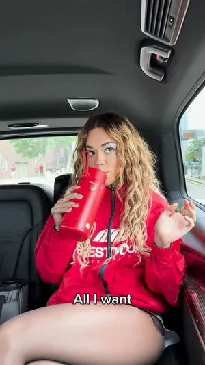 Rita Ora OnlyFans Leaked Free Thumbnail Picture - #FMMcrMwATp