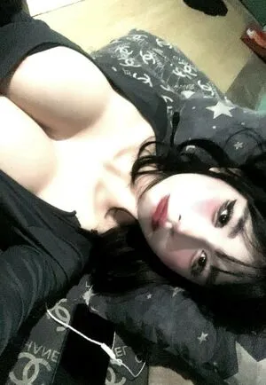 Riya Alvaro Thumbnail Picture