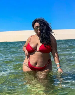 Rizia Cerqueira Thumbnail Picture