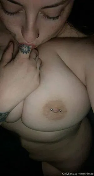 Ronnimae OnlyFans Leaked Free Thumbnail Picture - #8CXK99col2