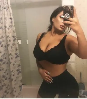 Rose Eldadah Thumbnail Picture