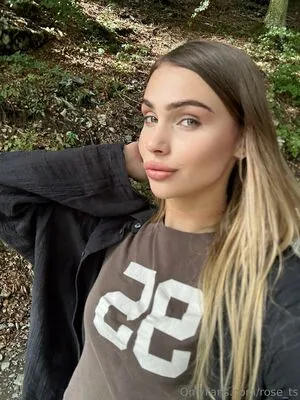 Rose Ts OnlyFans Leaked Free Thumbnail Picture - #70cNp0eUI5
