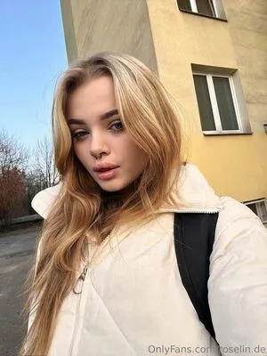 Roselinde OnlyFans Leaked Free Thumbnail Picture - #Mks7N3cgz3