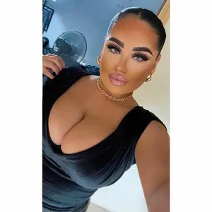 Rosie May Thumbnail Picture