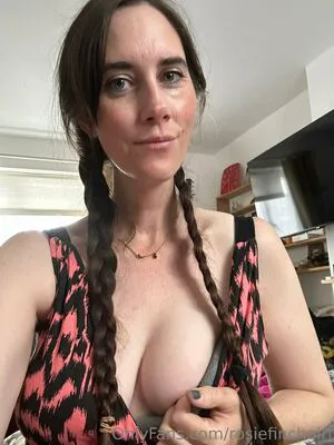Rosiefinchgirl Thumbnail Picture