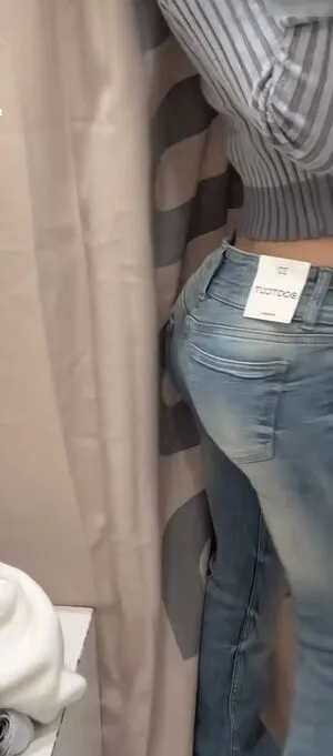 Rossellaml Thumbnail Picture