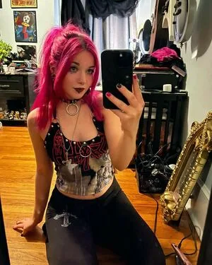 Rottedgoth OnlyFans Leaked Free Thumbnail Picture - #myG7a6y4o0