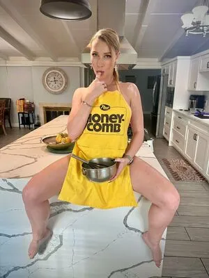 Rowena Whitson Thumbnail Picture