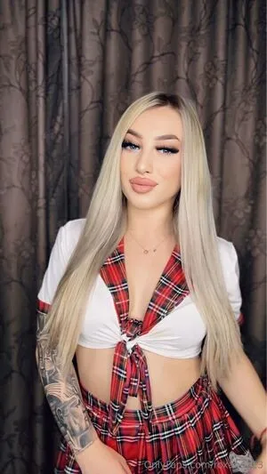 Roxanaa23 OnlyFans Leaked Free Thumbnail Picture - #1W5Vq9KamB