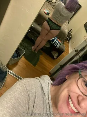 Roxanneandmax Swingers Thumbnail Picture
