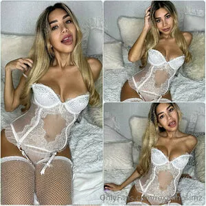 Roxannesimz OnlyFans Leaked Free Thumbnail Picture - #4lPk0NKFBL