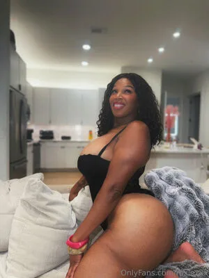 Roxie2thick OnlyFans Leaked Free Thumbnail Picture - #QxAqJxloEe