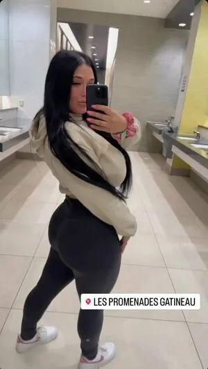 Roxnour OnlyFans Leaked Free Thumbnail Picture - #ghf23LDUON