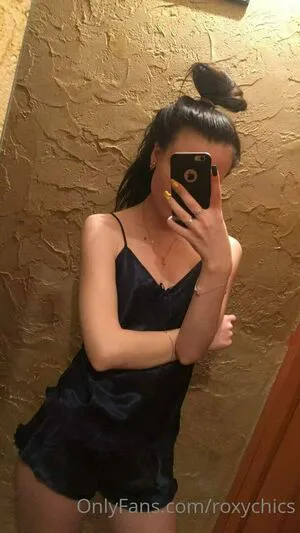 Roxychics Thumbnail Picture