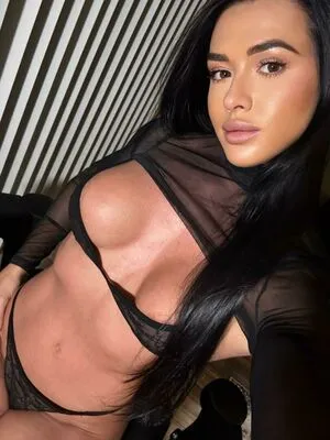 Roxyheartley Thumbnail Picture