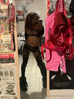 Roxyz111 OnlyFans Leaked Free Thumbnail Picture - #gMSumyd4TR