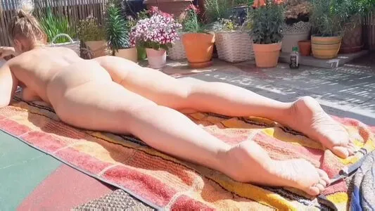 Ruby Blond Thumbnail Picture