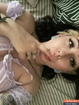 Ruby Mahil Thumbnail Picture