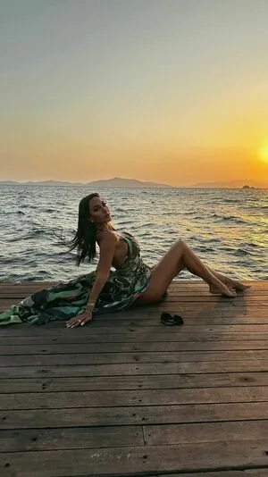 Sadaf Taherian Thumbnail Picture