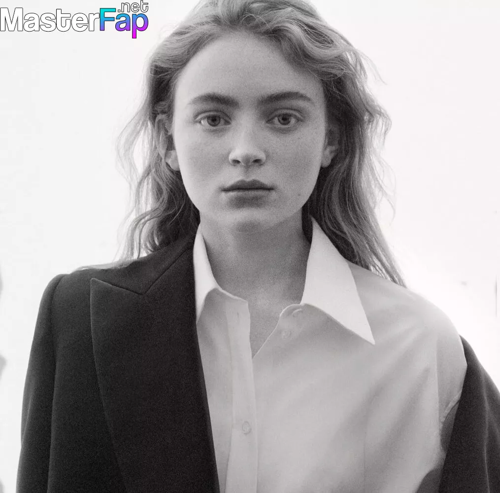 Sadie sink nackt