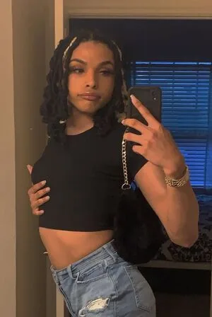 Saige OnlyFans Leaked Free Thumbnail Picture - #SMyiSmiKff