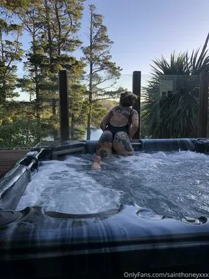 Sainthoneyxxx Thumbnail Picture
