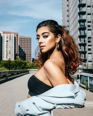 Samicamusic OnlyFans Leaked Free Thumbnail Picture - #c4qZWJnkDn