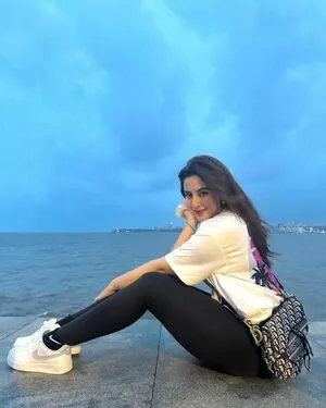 Samreen Kaur Thumbnail Picture