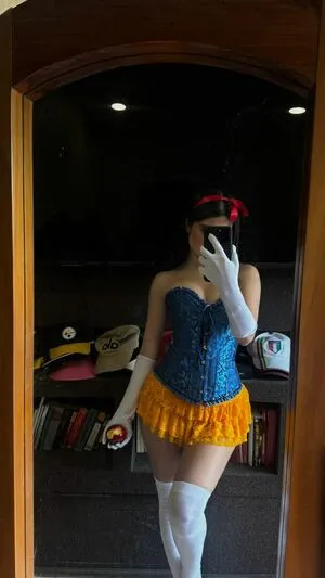 Sandi Mora Thumbnail Picture