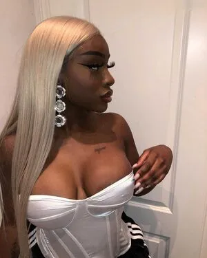 Sandra Lambeck OnlyFans Leaked Free Thumbnail Picture - #feIMYNXOMi
