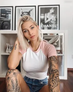Sandra Peterhoff OnlyFans Leaked Free Thumbnail Picture - #yuttFMCSev
