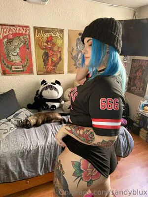 Sandyblux Thumbnail Picture