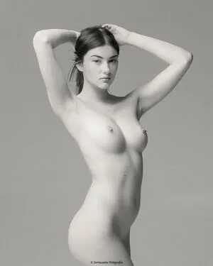 Sara De Luz Thumbnail Picture