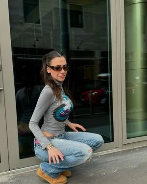 Sara Espsito Thumbnail Picture