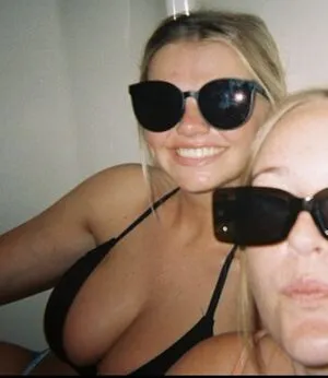 Sara K OnlyFans Leaked Free Thumbnail Picture - #FAYCLHriLL