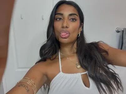 Sara K OnlyFans Leaked Free Thumbnail Picture - #zRTiphcwX9