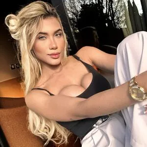 Sara Ketlem Thumbnail Picture