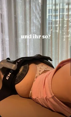 Sarah Foxx Thumbnail Picture