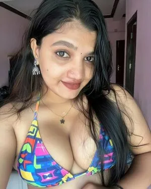 Saranyasanthosh Thumbnail Picture