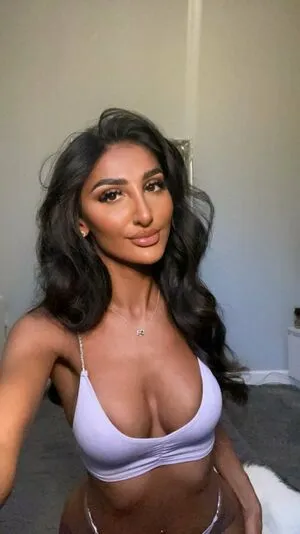 Sarina Jasmine Thumbnail Picture