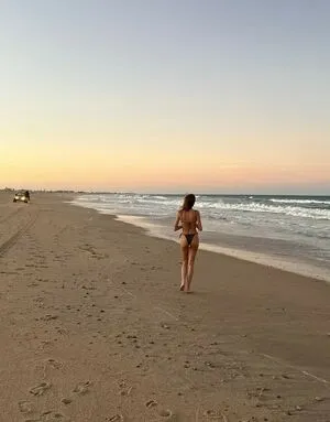 Sasha Meneghel Thumbnail Picture